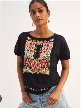 Anthropologie Tiny Embroidered Floral Boxy Tee Black Size Large